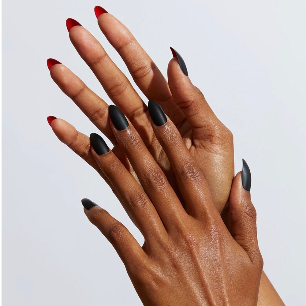 Static Caviar Almond shaped Nails